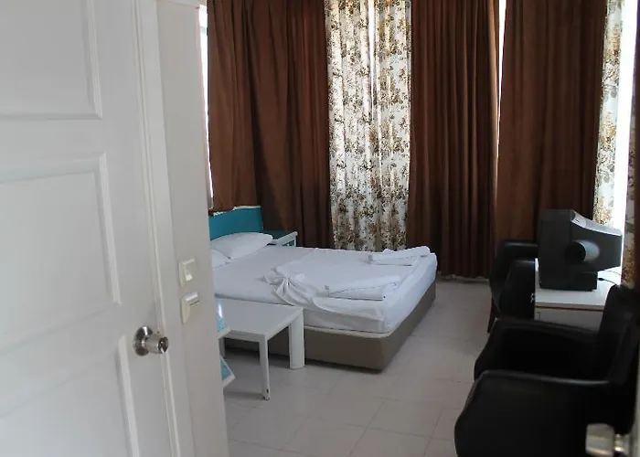 Rosella Hotel 3*
