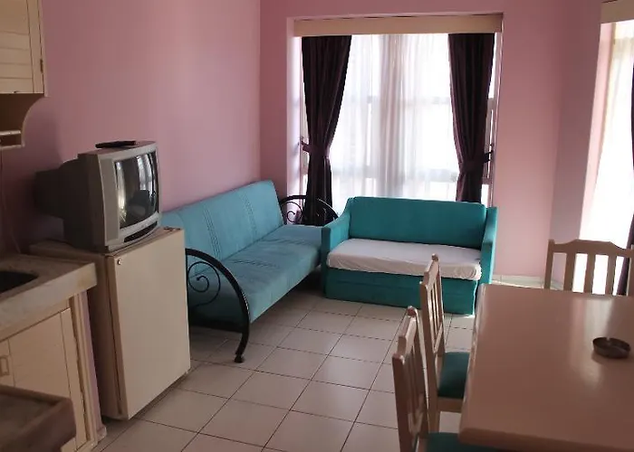 Rosella מלון אלאניה