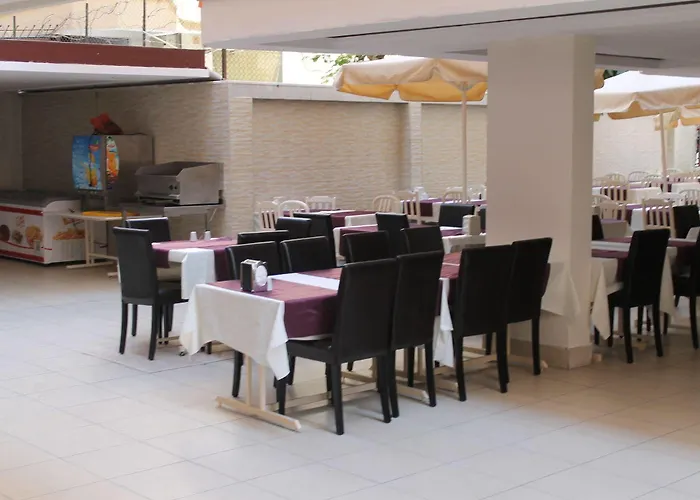 מלון Rosella אלאניה