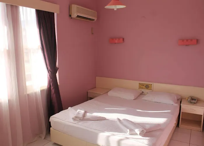 Rosella אלאניה