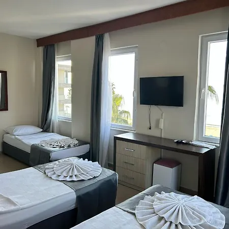 Ξενοδοχείο Rosella 3*