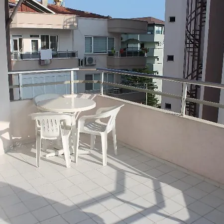 Rosella 3*