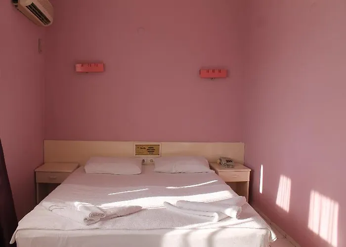 Hotel Rosella 3*