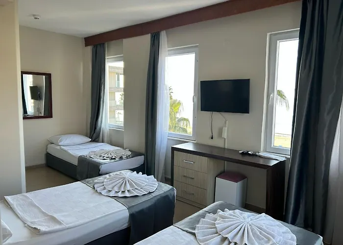 Ξενοδοχείο Rosella 3*